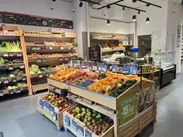 591-biocoop-lyon-mermoz-magasin-bio-fruit-legume-saison-avocat-poire-pomme.webp