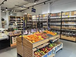 591-biocoop-lyon-mermoz-magasin-bio-pomme-poire-agrume-fruit-legume-saison-local.webp